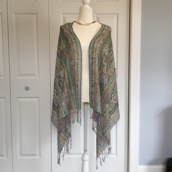 WNOT Elegant Scarf or Wrap! - Picture 3 of 10
